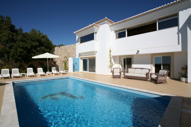 Breathtaking villa with stunning sea views in Vale do Lobo