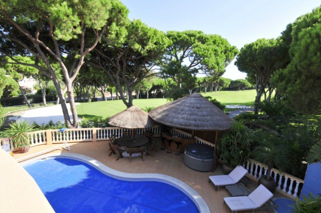 pool and views golf