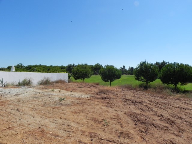 Unique plot directly on the golf course in Vilamoura