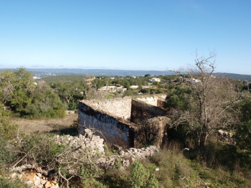 Plot with ruin near Loule Plot with ruin near Loule