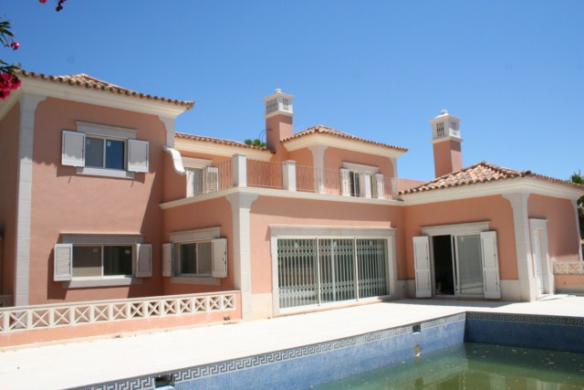 Newly built villa with pool near Quinta do Lago Golf and Beach Newly built villa with pool near Quinta do Lago Golf and Beach