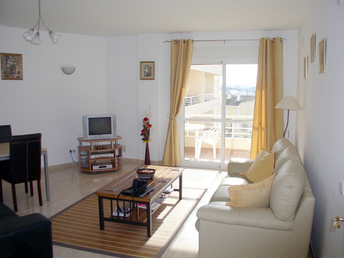 Spacious 2-bedroom apartment in recent urbanisation