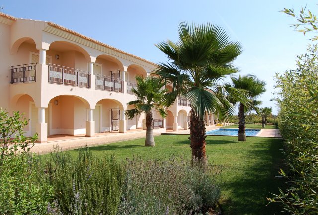 Excellent 3-bedroom apartments conveniently located Excellent 3-bedroom apartments conveniently located