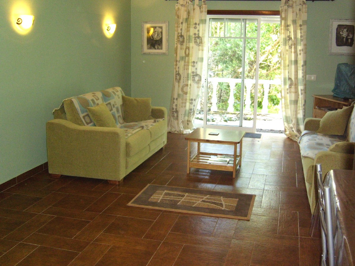 Spacious two bedroom apartment with large private garden