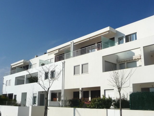 Beautiful top floor apartment with sea views in walking distance to centre