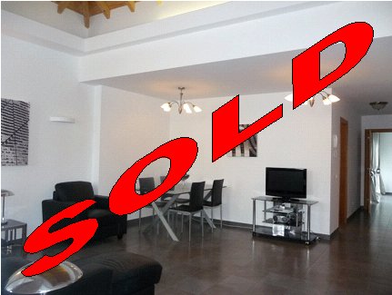 Character 2 bedroom apartment with patio in the heart of Tavira