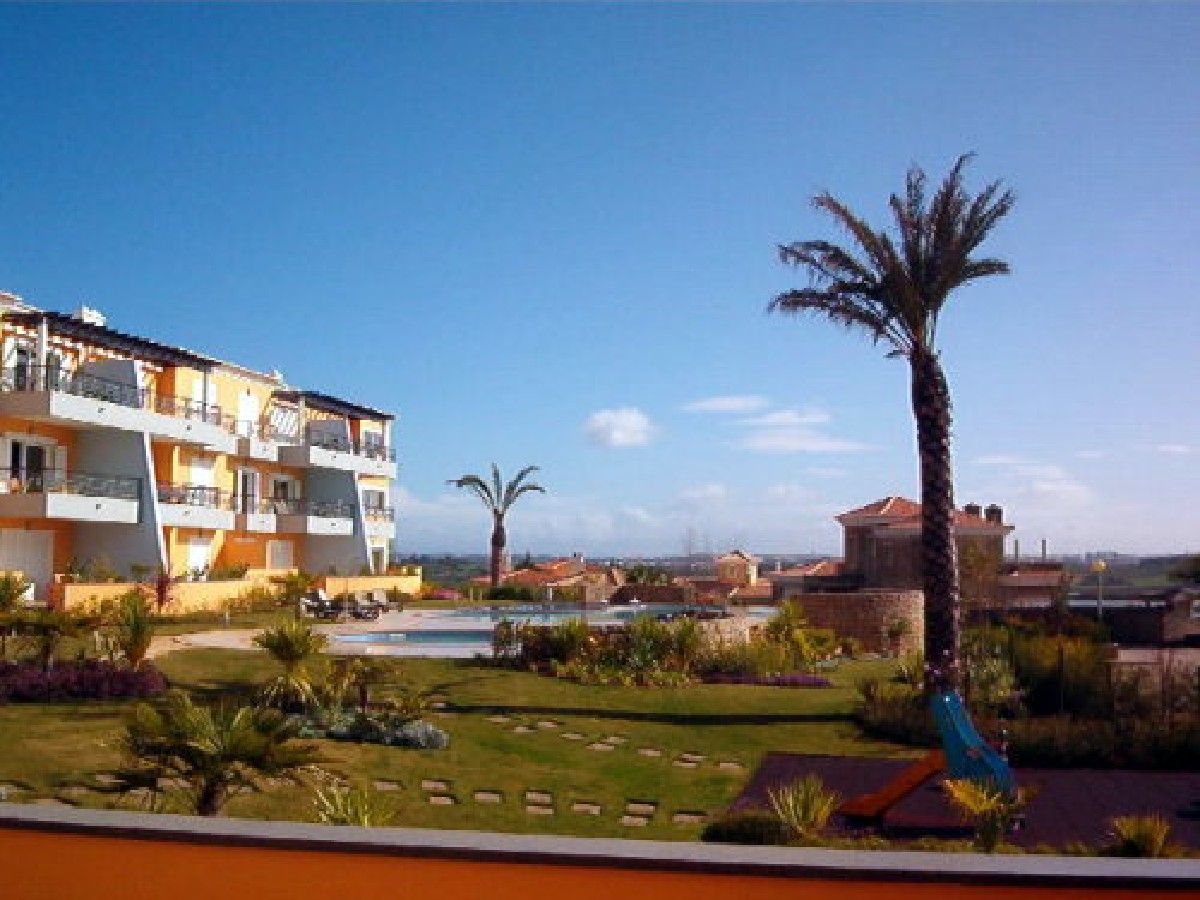 Luxurious one bedroom apartment with spectacular sea views