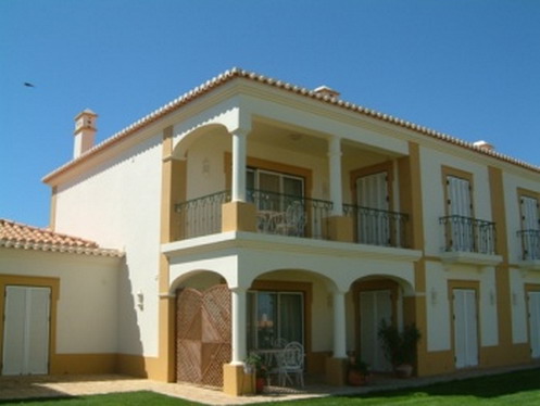 2 bedroom corner apartment on prestigious golf course