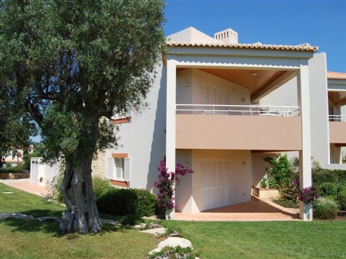 Large 2 bedroom apartment on prestigious golf course