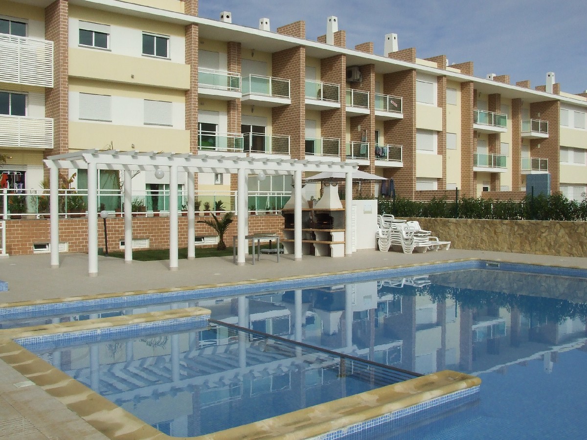 Brand new luxury apartment with communal pool 