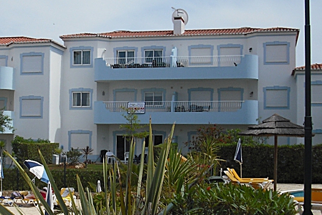 Modern 2 bedroom apartment in quiet residential area