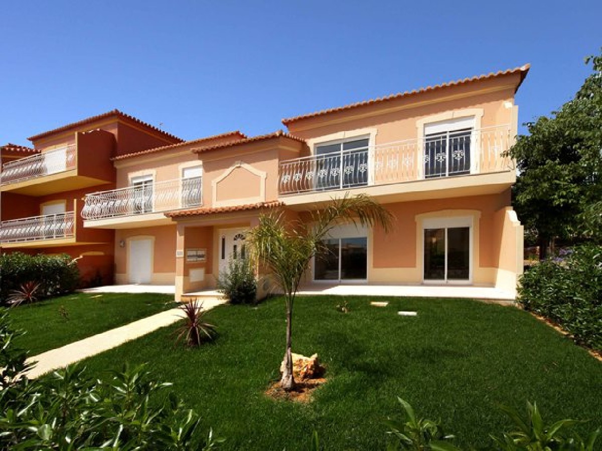 Beautiful 2 bed apartment  in quiet residential area
