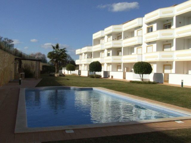Comfortable T2 ground floor apartment with communal pool Comfortable T2 ground floor apartment with communal pool