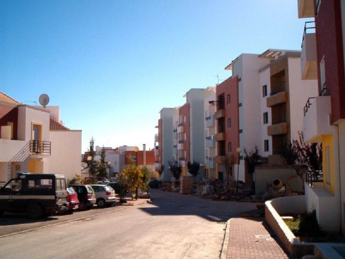 Well presented T2 apartment with garage in Tavira