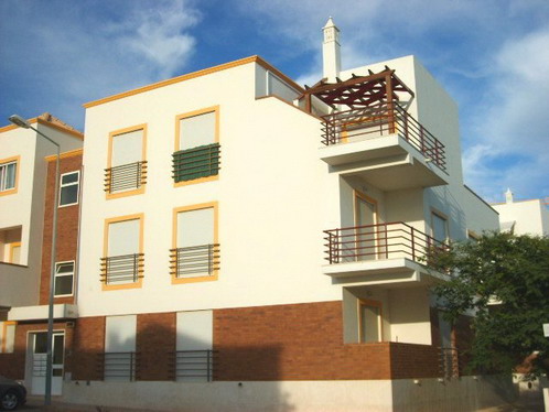 Gorgeous T2 top floor apartment with roof terrace 