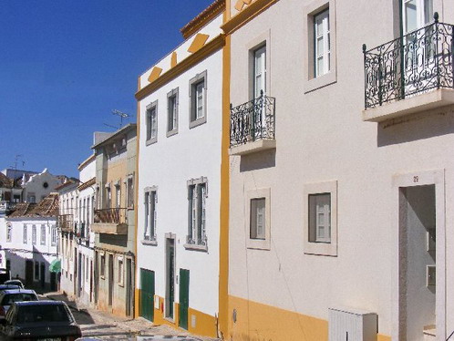 Carming apartments with patio area in the center of Tavira