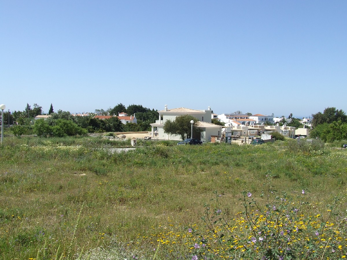 Building plots with project for luxurious 4 bed villas with pool 