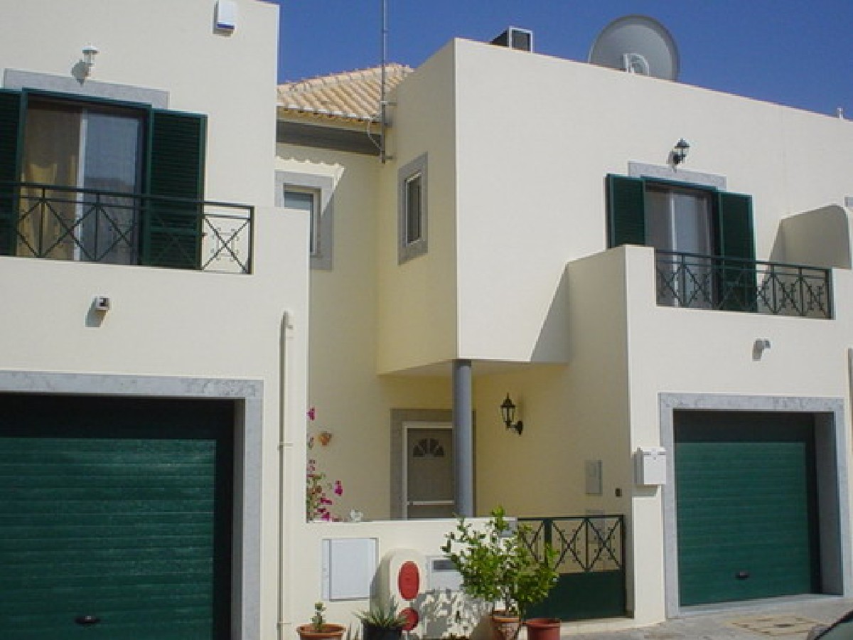 T3 townhouse with nice patio and garage on quiet location