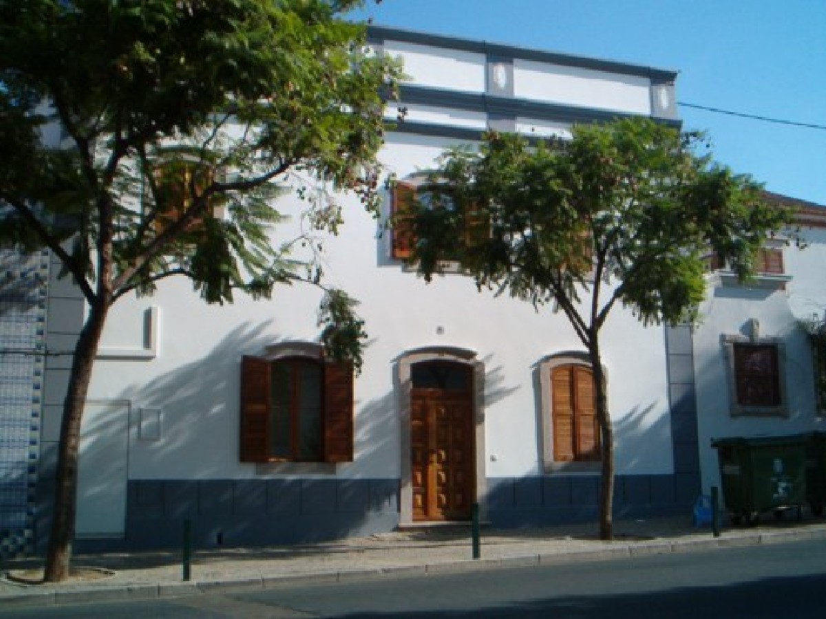 Portuguese Townhouse on very good location in center of Tavira