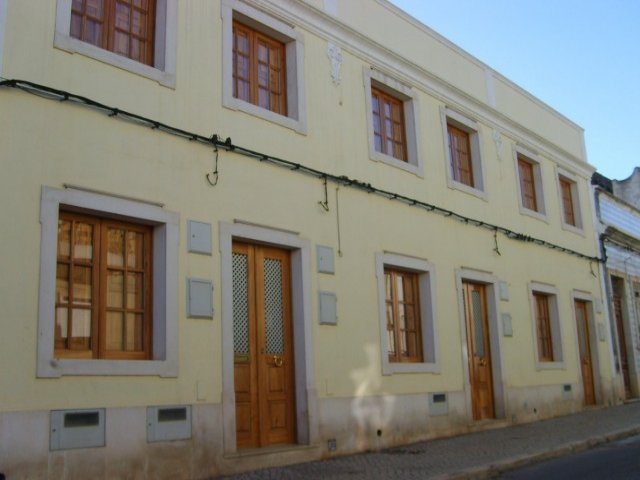 Three beautiful T2 townhouses with communal pool in Tavira