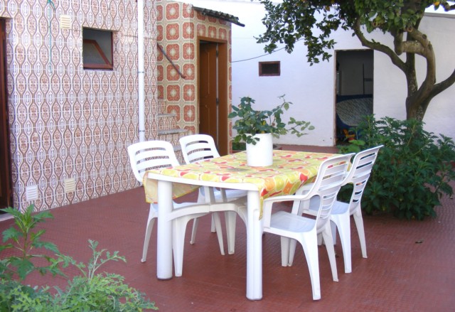 Traditional Townhouse with large patio in Santa Luzia Traditional Townhouse with large patio in Santa Luzia