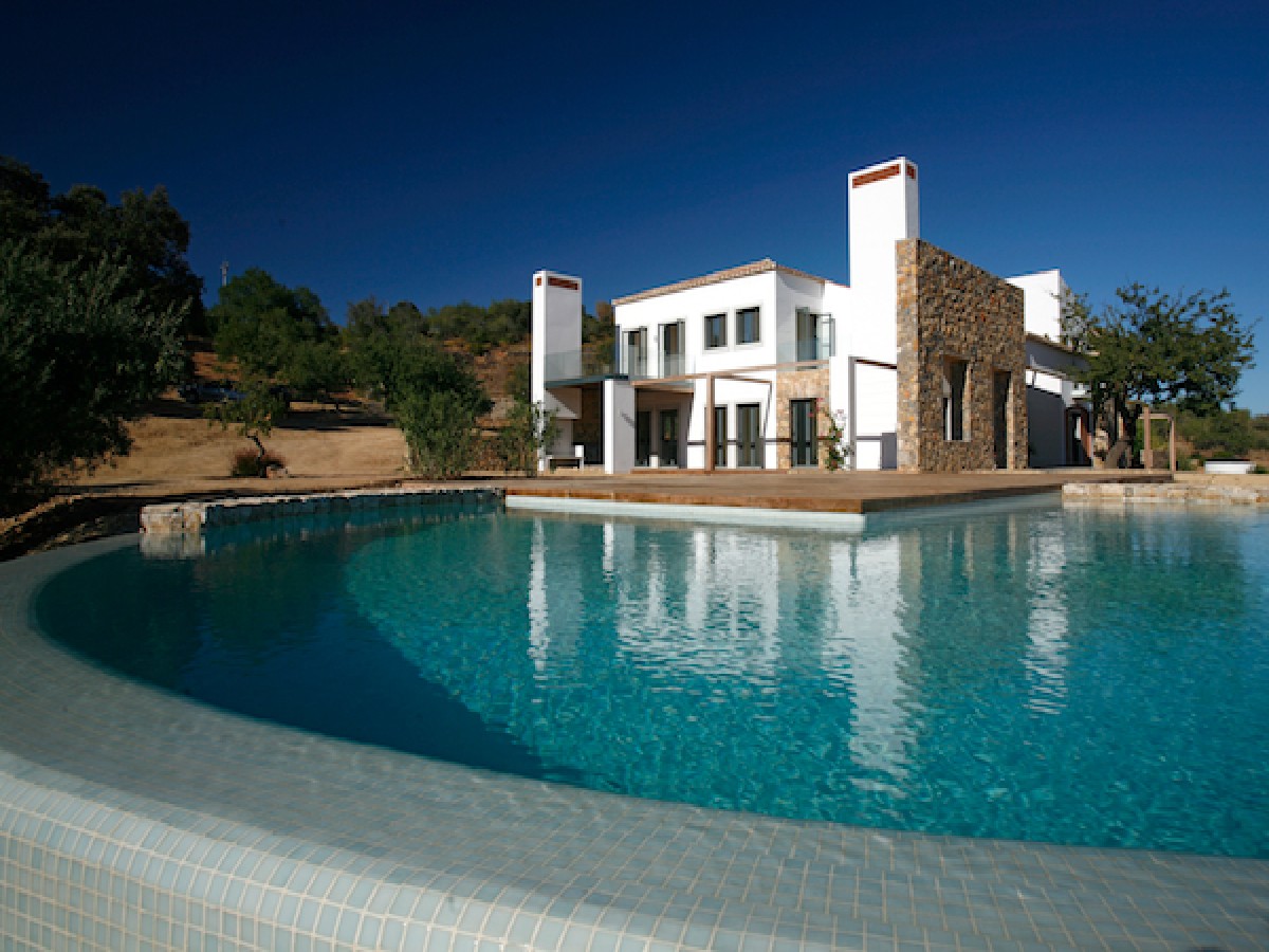 Contemporary country living, V5 villa with infinity pool
