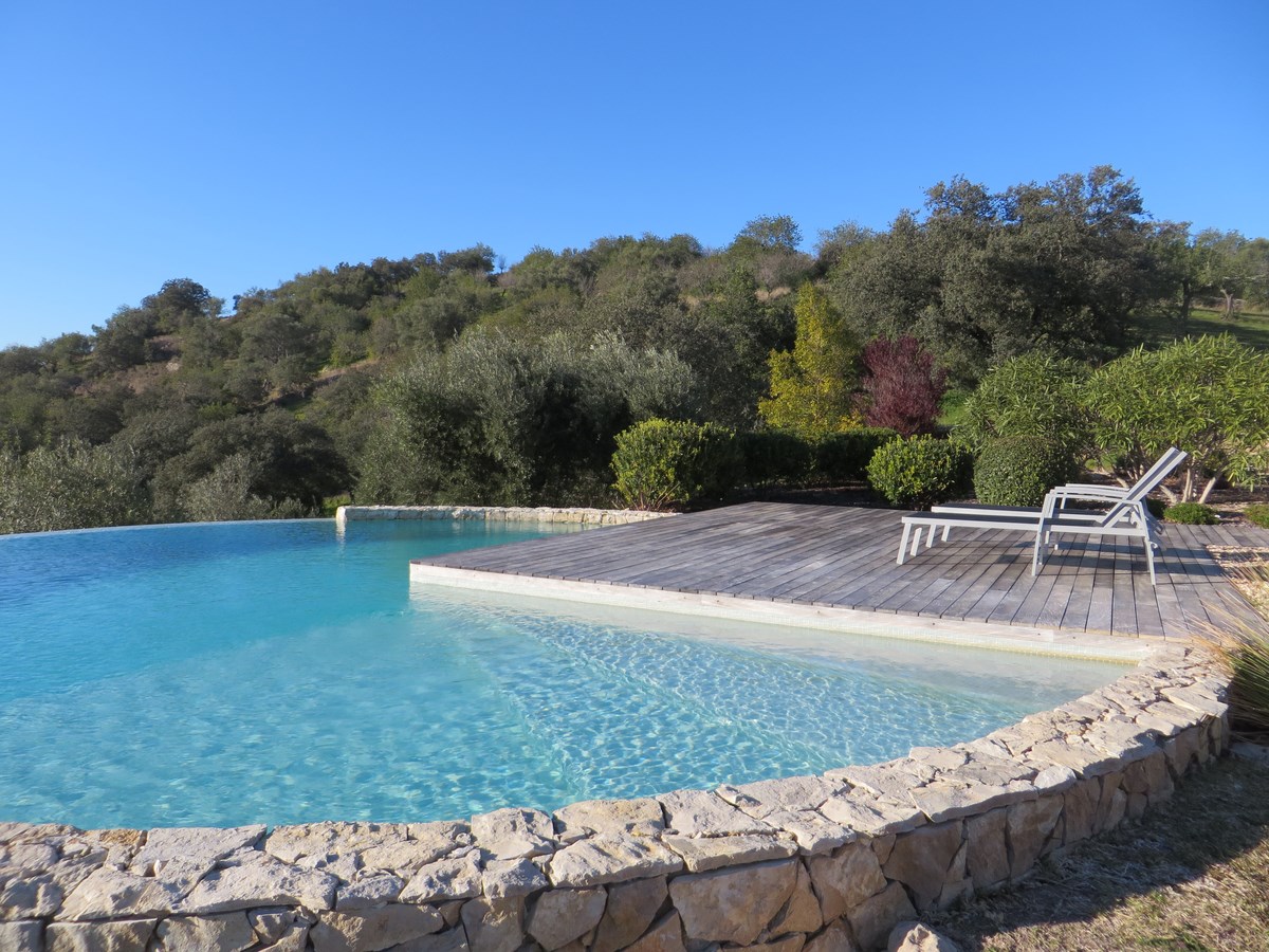 Infinity pool