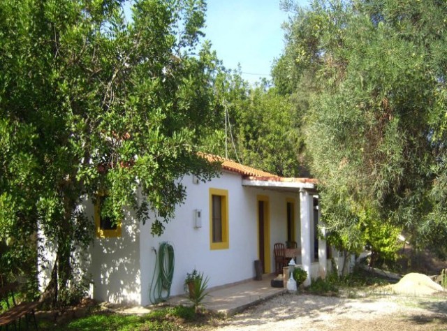 Two bedroom country cottage enjoying lovely views near Santa Catarina