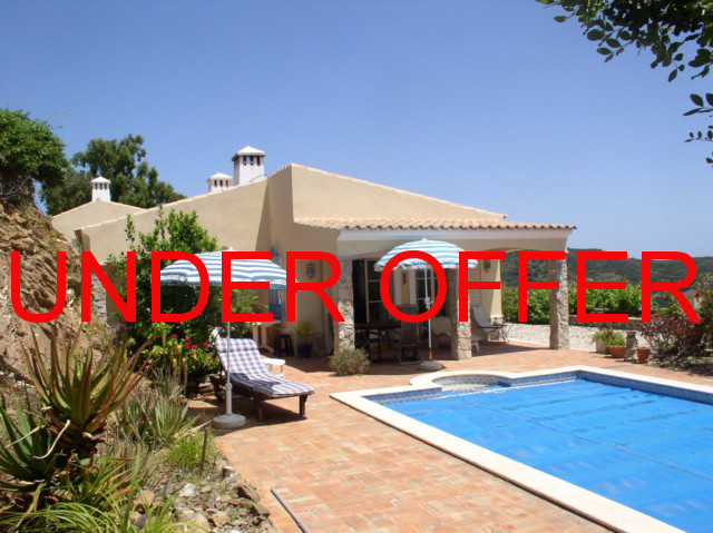 3 bedroom Quinta style Villa with pool on quiet location near Tavira