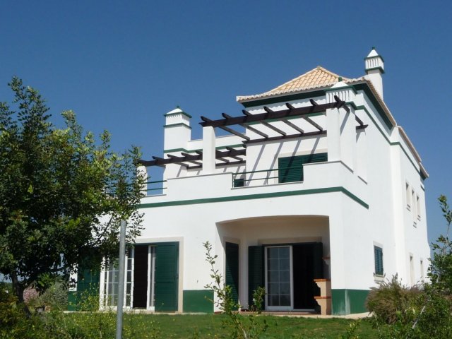 Large 4 bedroom villa on spectacular hilltop location with 360º views