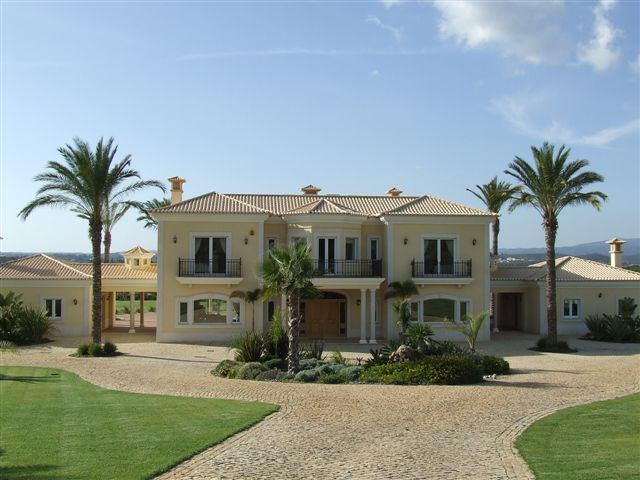 Magnificent luxurious 4-bedroom villa with guest annex 