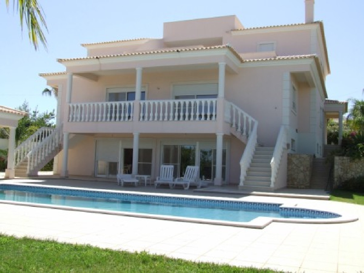 Magnificent large 5 bedroom luxury villa with pool 