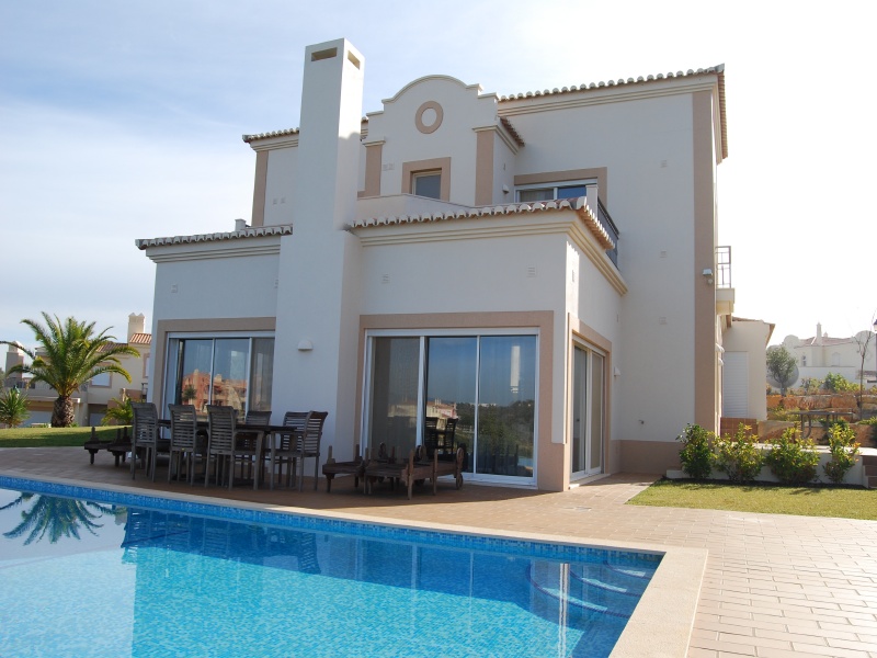 Superb four bedroom golf villa on well known Golf course 
