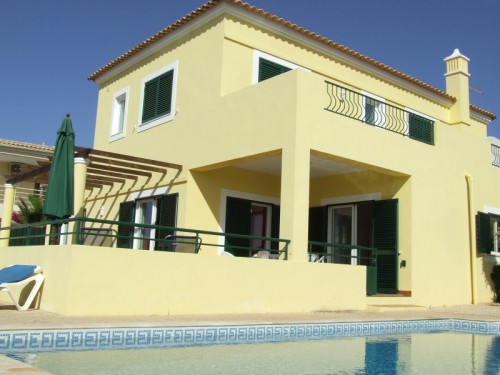 Excellent 3 bedroom Villa with sea views near centre of Lagos