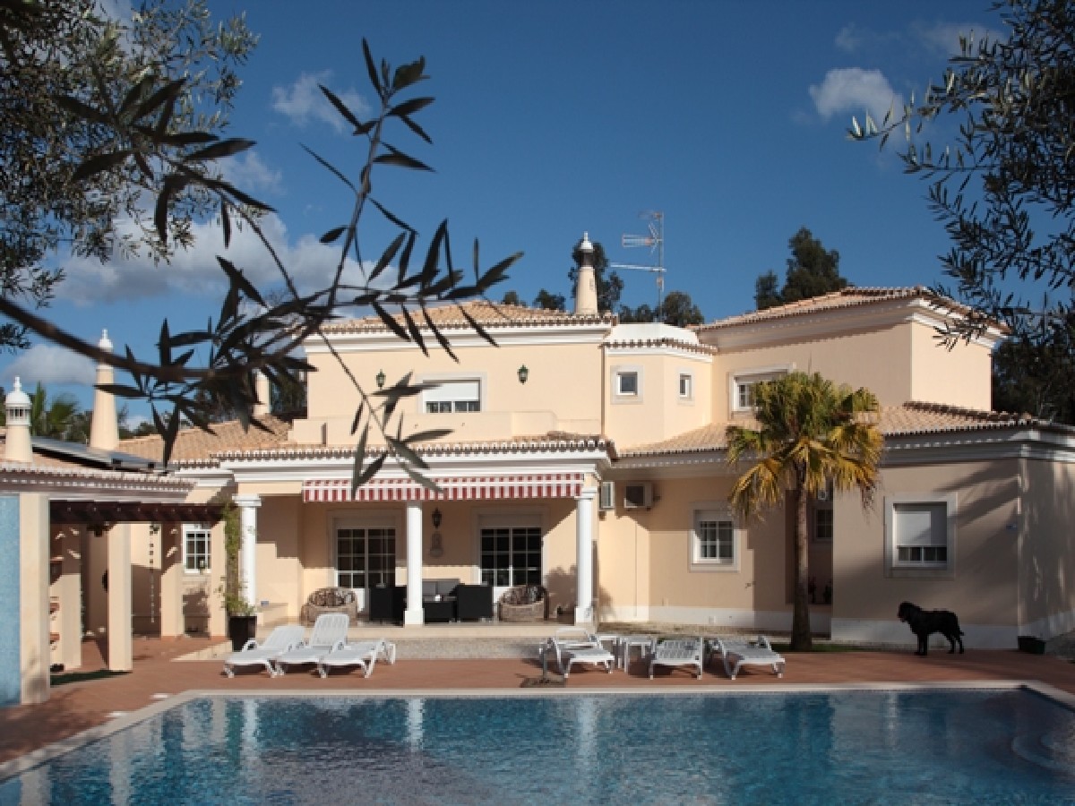 Large 4 bed Villa of great character on prestigious Golf resort