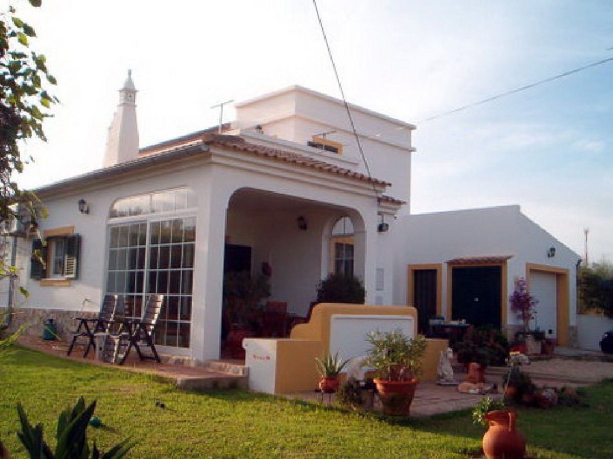 Well presented two bedroom villa in quiet area close to all amenities