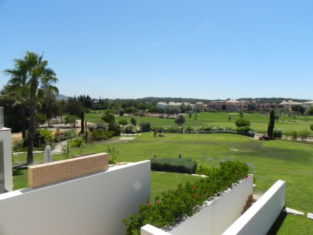 Contemporary 3-bedroom townhouses overlooking the Golf  