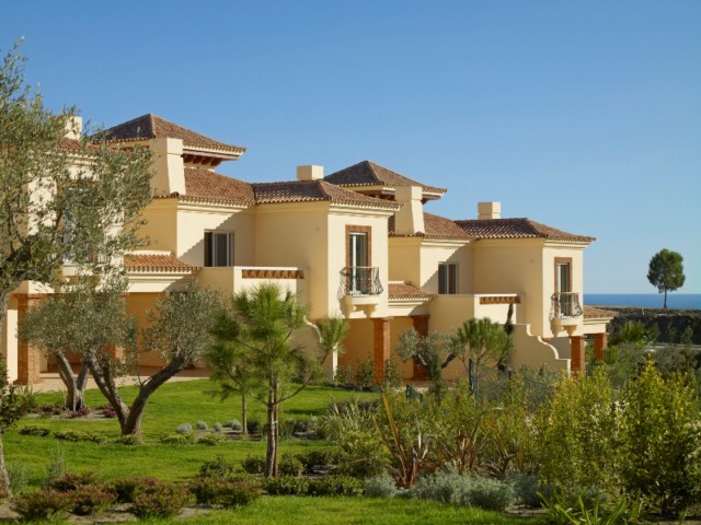 New built townhouses near Golf with 3 bedrooms and many facilkities