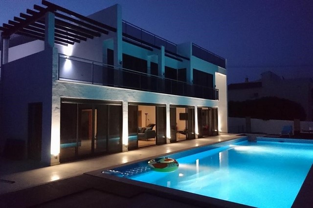 Detached twin villa with superb panoramic view