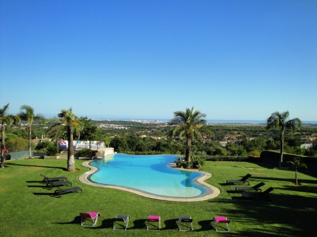 Vilamoura, unique property with infinity pool and sea view