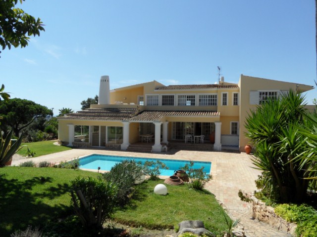 Algarve Property- Mediterranean style Villa with beautiful sea views in Almancil