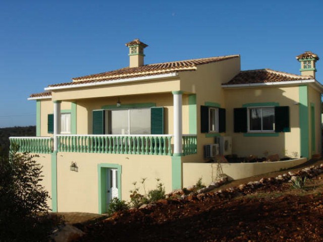 4-bedroom villa with nice country views