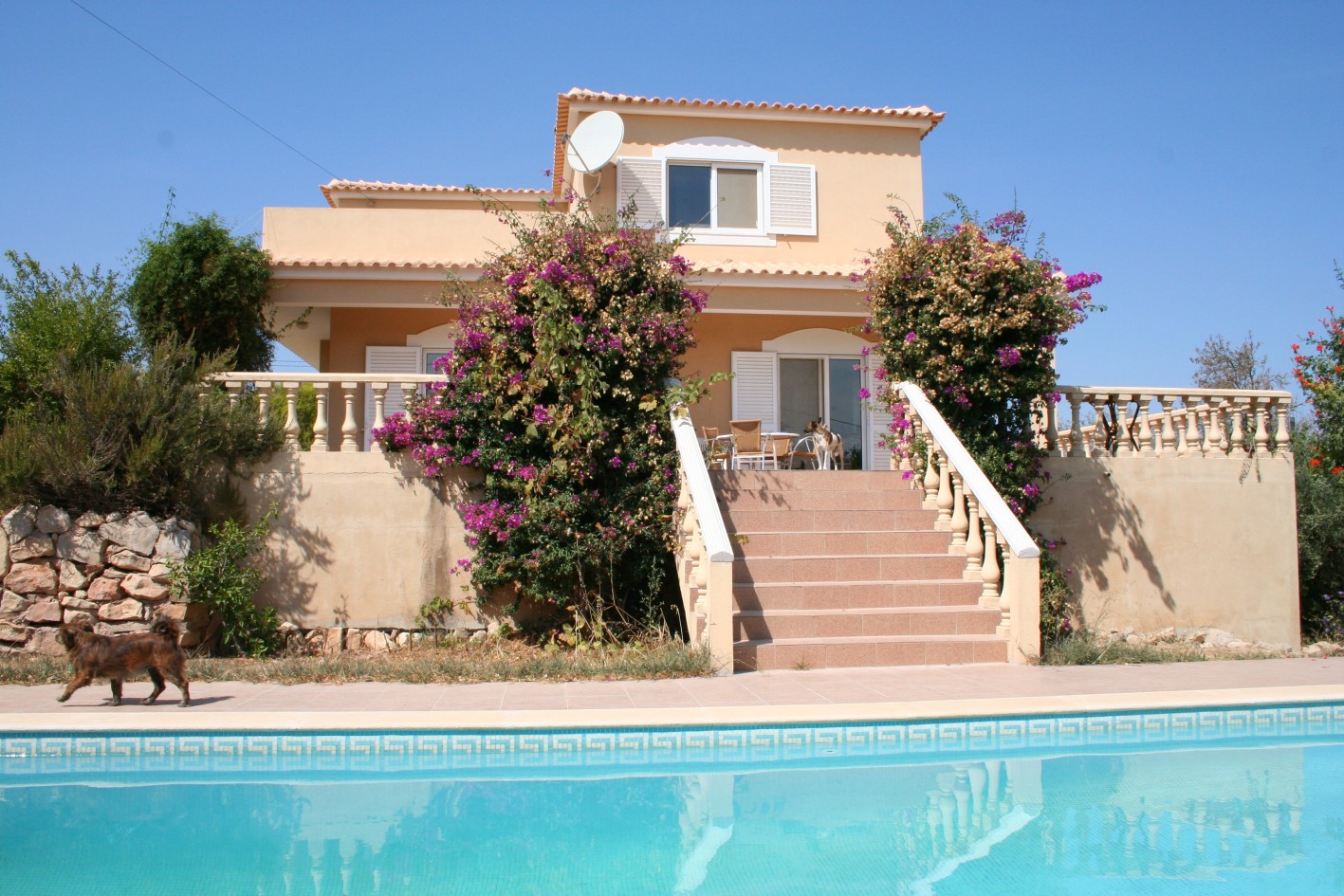 A 3-bedroom country villa with guest apartment