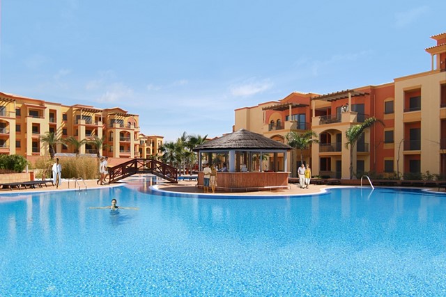 Unique luxury 3-bed apartments overlooking the golf course